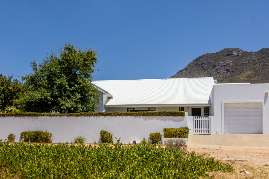 4 Bedroom Property for Sale in Riebeek Kasteel Western Cape